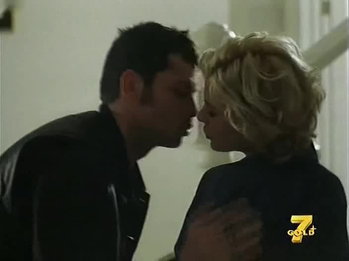 Cinzia Roccaforte sexy scene in La Iena