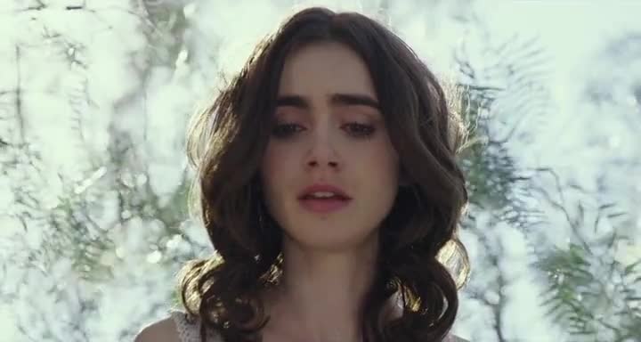 Lily Collins screentime - to the bone