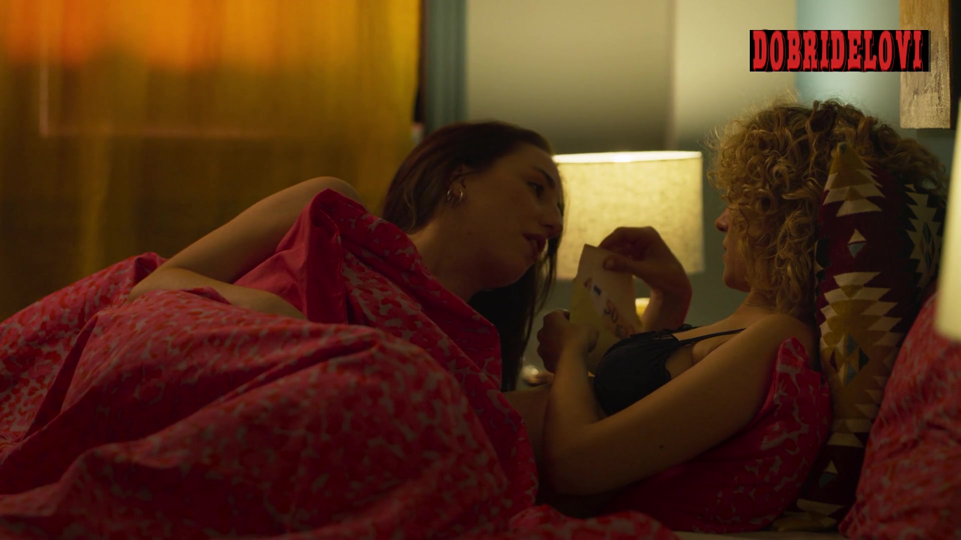 Cris Iglesias and Teresa Riott lesbian scene from Valeria