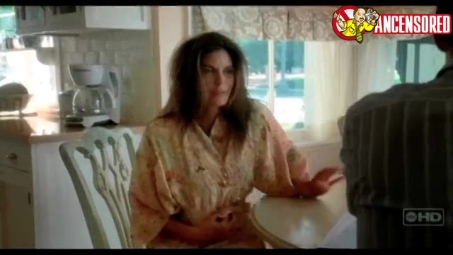 Teri Hatcher must watch clip from Desperate Housewives