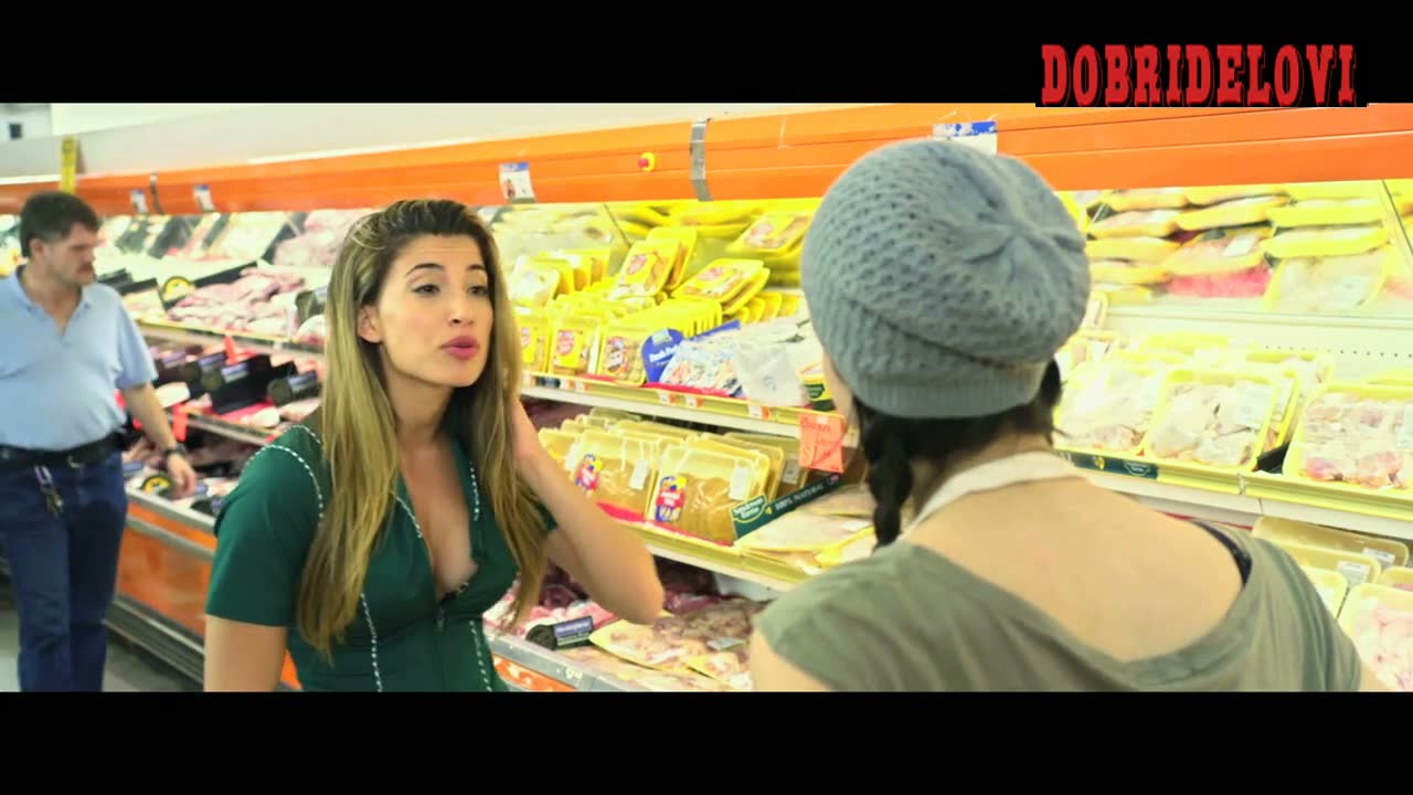 Tania Raymonde cleavage grocery shopping in Texas Chainsaw 3D