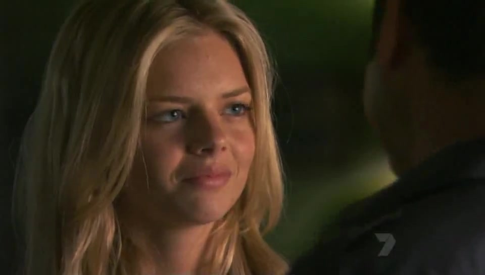 Samara Weaving must watch clip from Home and Away