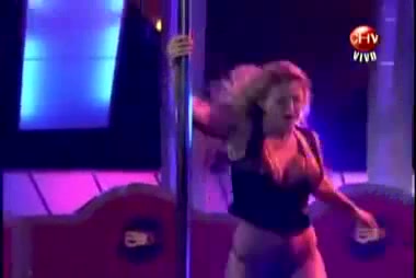 Jesica Cirio scene in Fiebre de baile