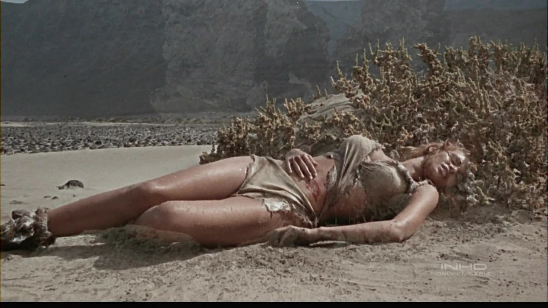 Raquel Welch scene - One Million Years B C 