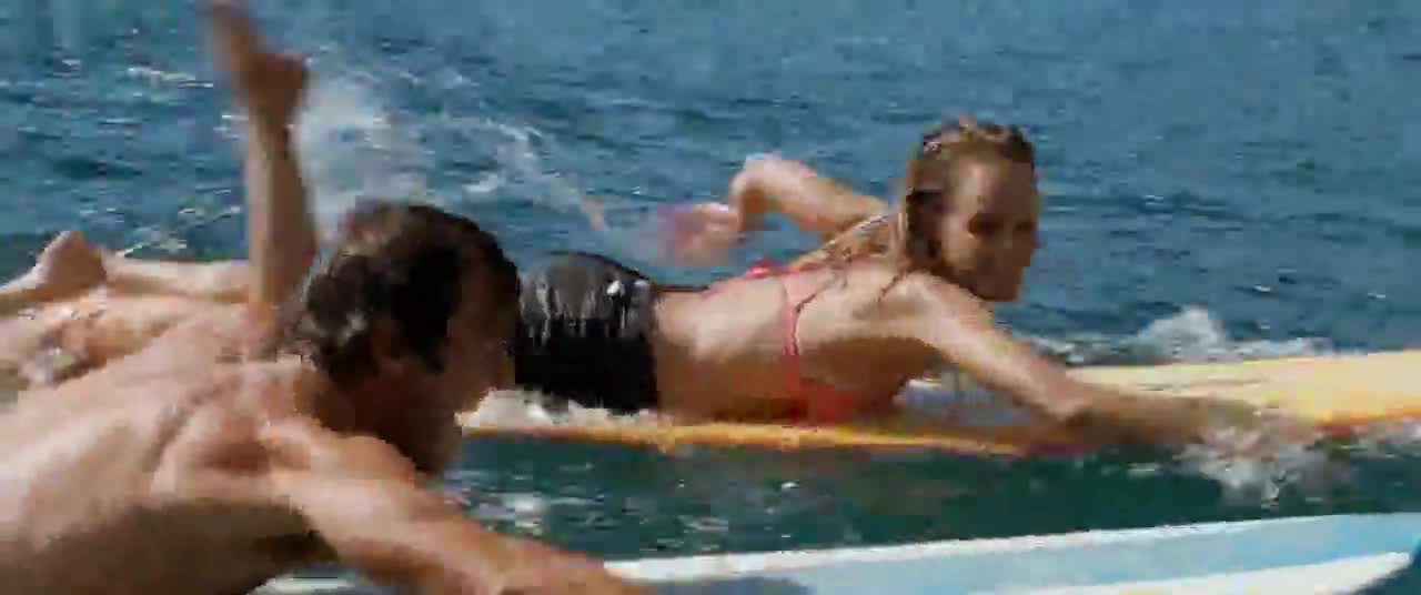 AnnaSophia Robb scene from Soul Surfer