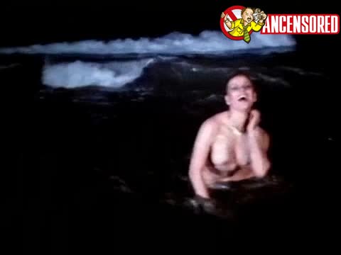 Angelica Chain must watch clip from 41 el hombre perfecto