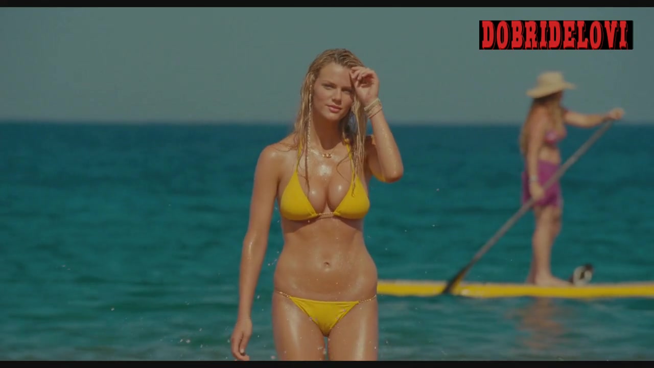 Brooklyn Decker getting out of water scene from Just Go With It