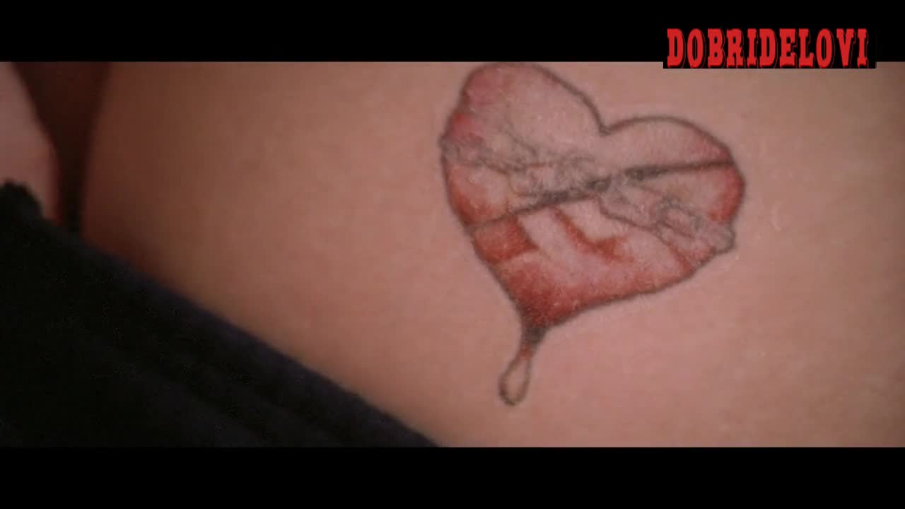 Jessica Chastain shows off a tatto -- Jolene