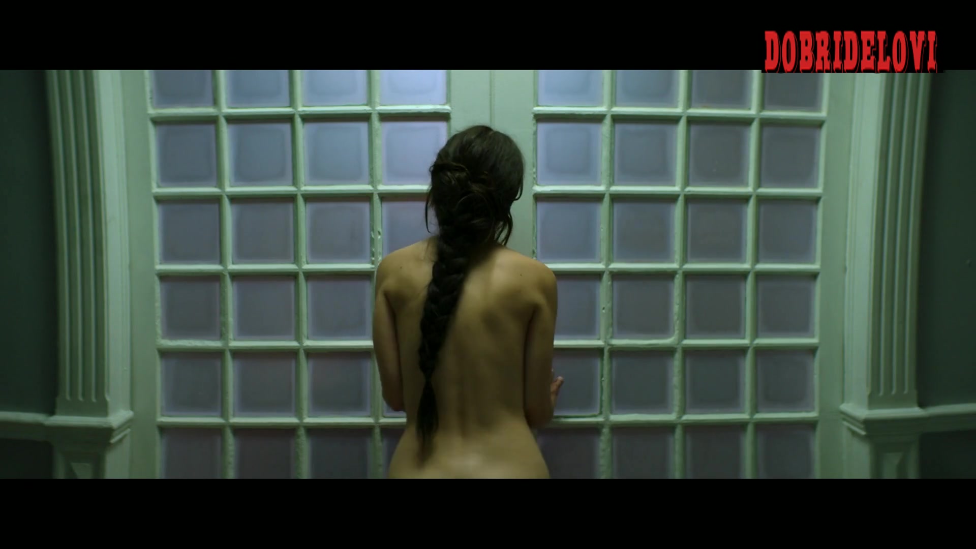 Cassandra Ciangherotti undresses in the hallway scene from Ready to Mingle