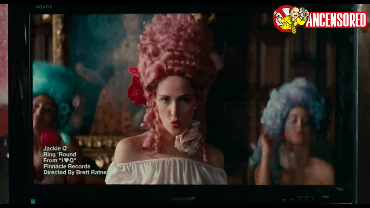 Rose Byrne screentime from Get Him to the Greek
