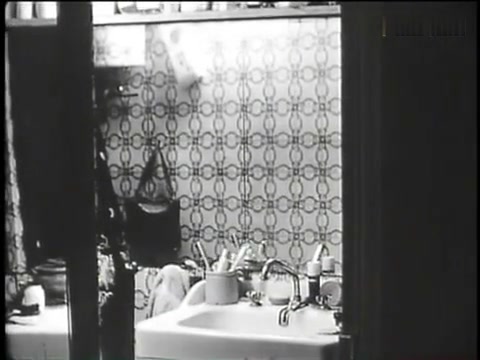 Bernadette Lafont sexy scene - La Maman et la putain