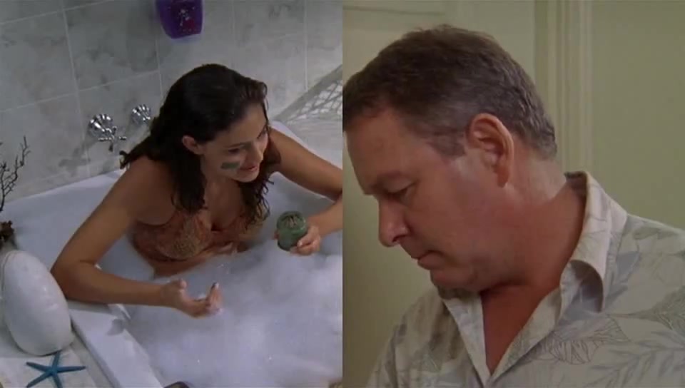 Phoebe Tonkin scene in H2O Just Add Water