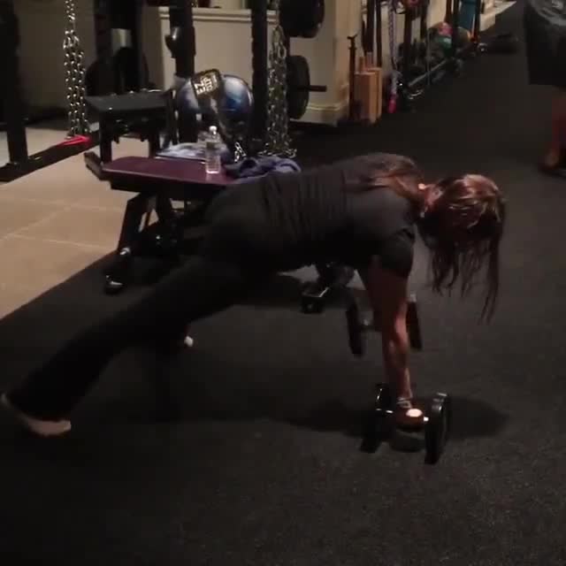 Stephanie McMahon-Levesque sexy scene 