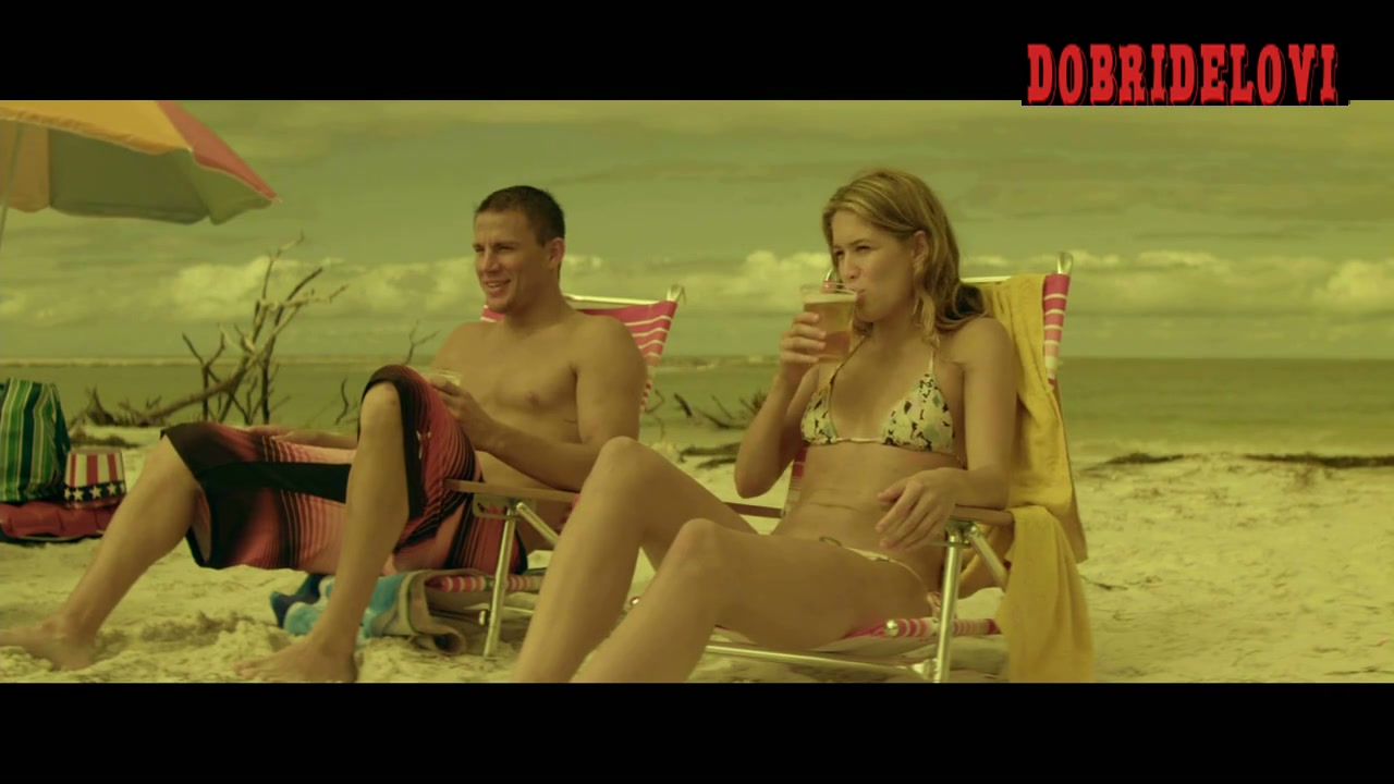 Cody Horn chilling in the beach with Channing Tatum