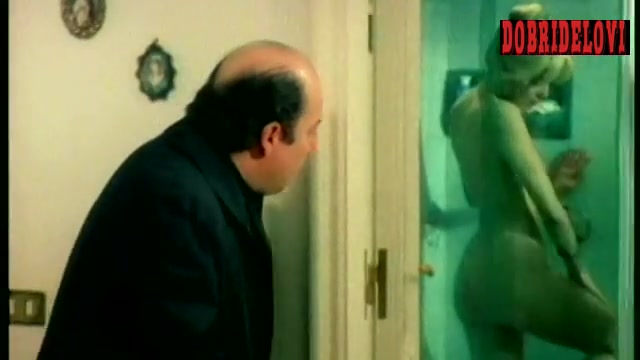 Gloria Guida shower with voyeur scene from How to Seduce Your Teacher