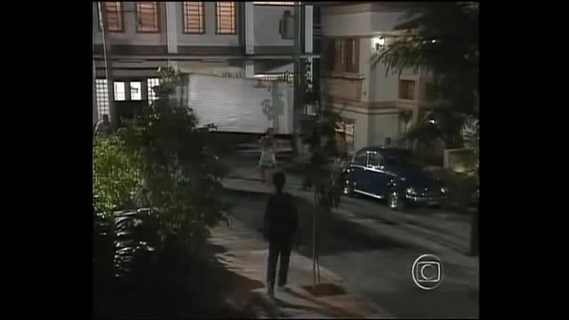 Luciana Coutinho scene - Quatro por Quatro
