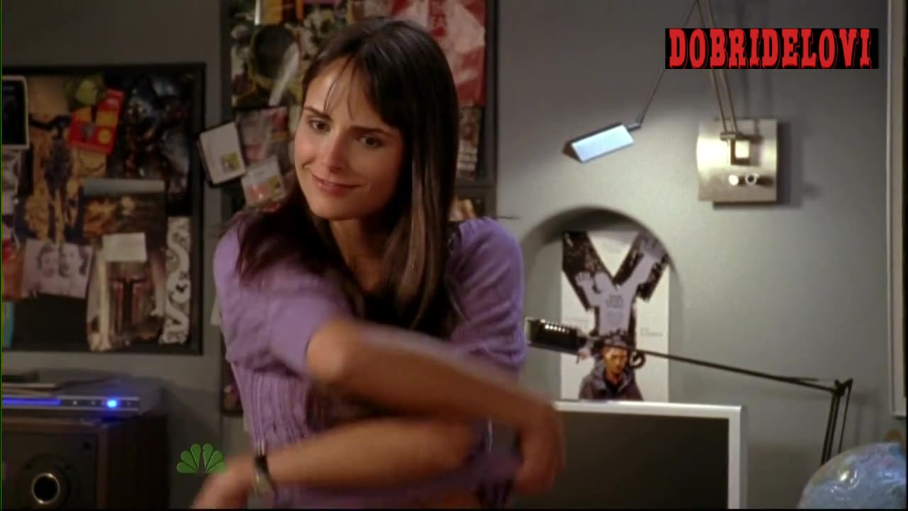 Jordana Brewster removing top scene from Chuck