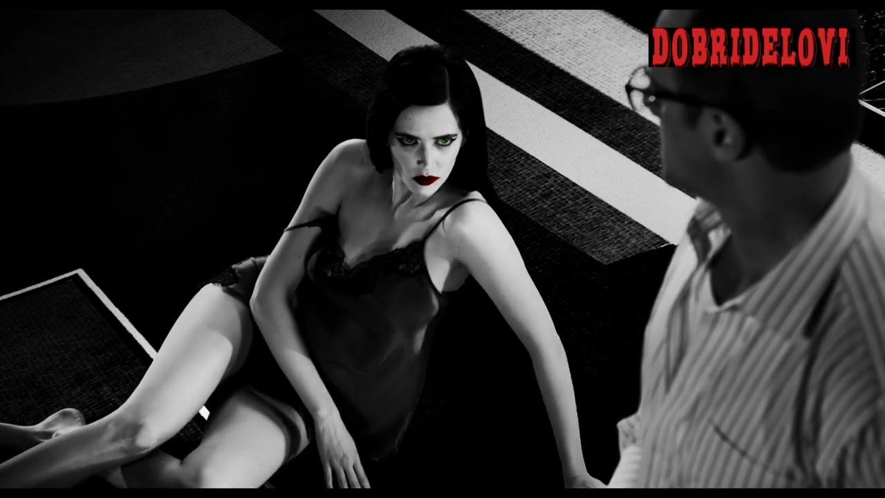 Eva Green gets a quick one from Christopher Meloni in Sin City