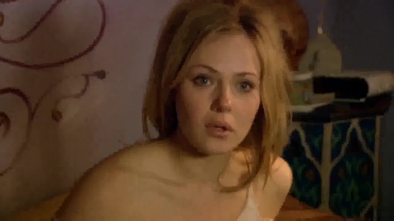Jessica Marais scene in Packed to the Rafters