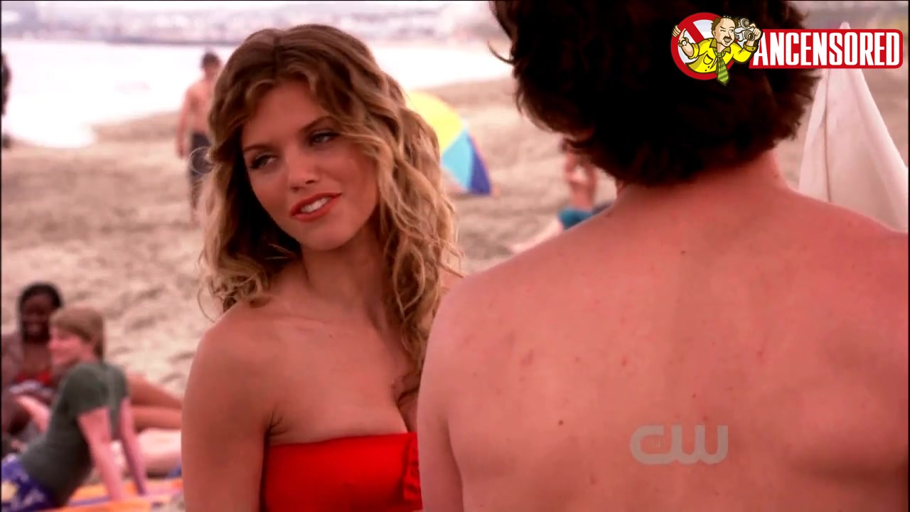 AnnaLynne McCord screentime from 90210
