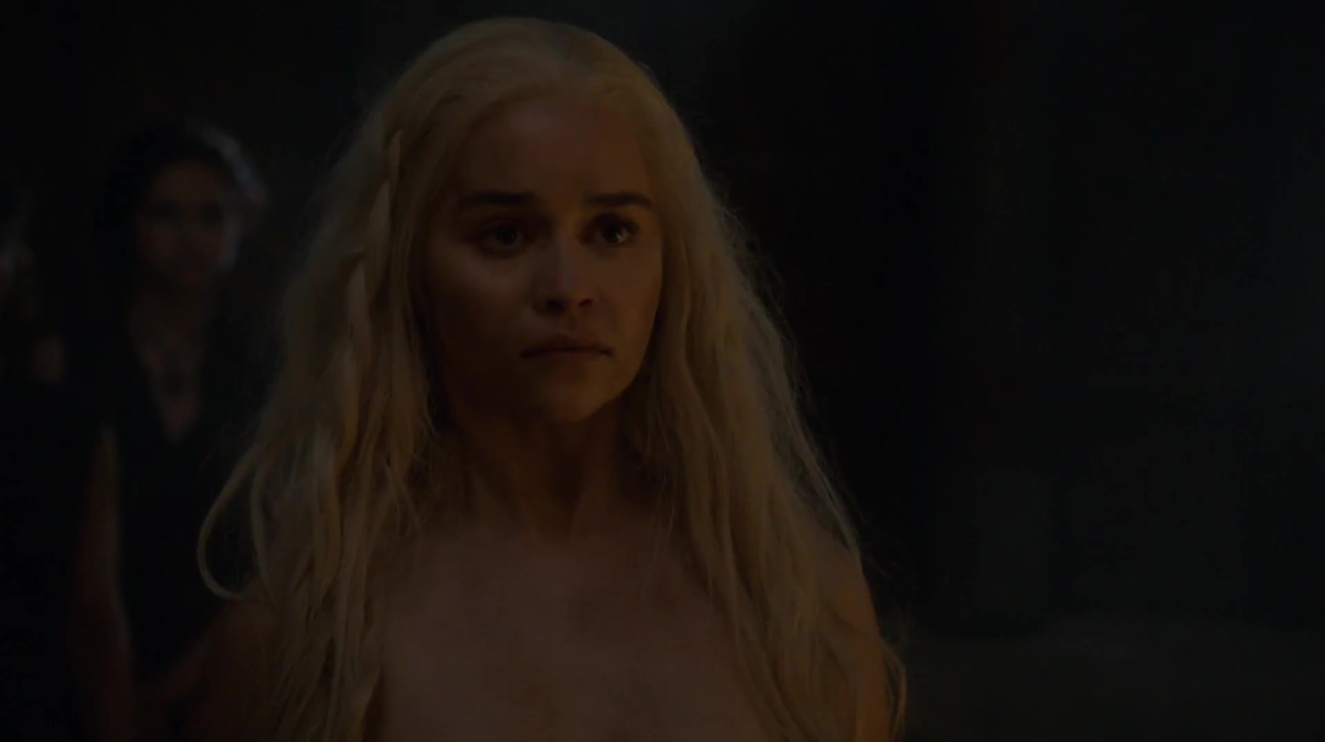 Emilia Clarke must watch clip in Game of Thrones