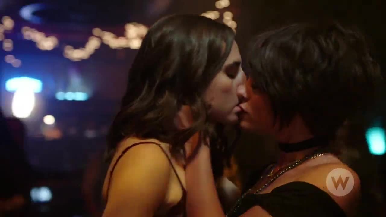 Marianne Rendón sexy scene in imposters