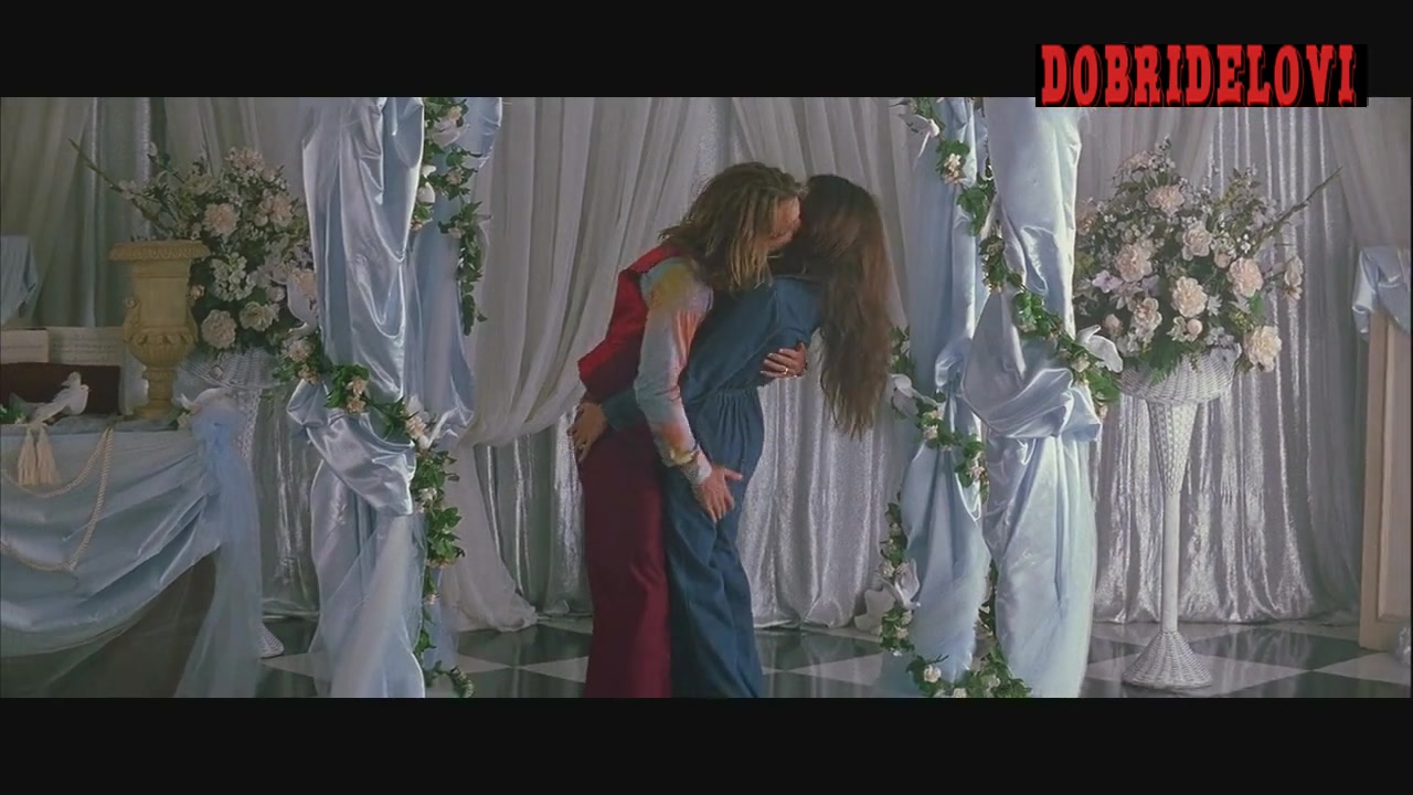 Penélope Cruz and Johnny Depp sexy montage scene from Blow