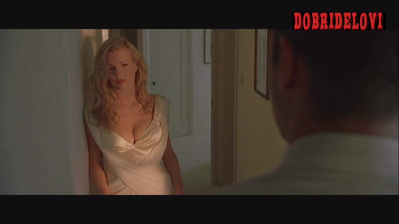 Kim Basinger sexy cleavage answering door for Russel Crowe in L.A Confidential