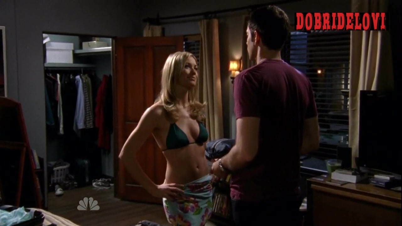 Yvonne Strahovski trying on clothes for Zachary Levi scene from Chuck