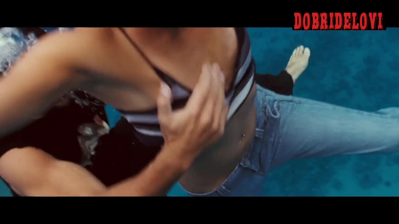 Jessica Alba groped underwater scene from Into the Blue