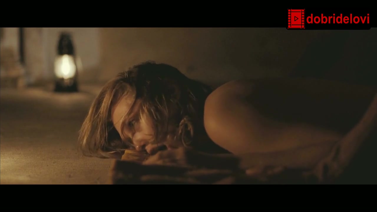 Elizabeth Olsen sex from behind scene from Martha Marcy May Marlene