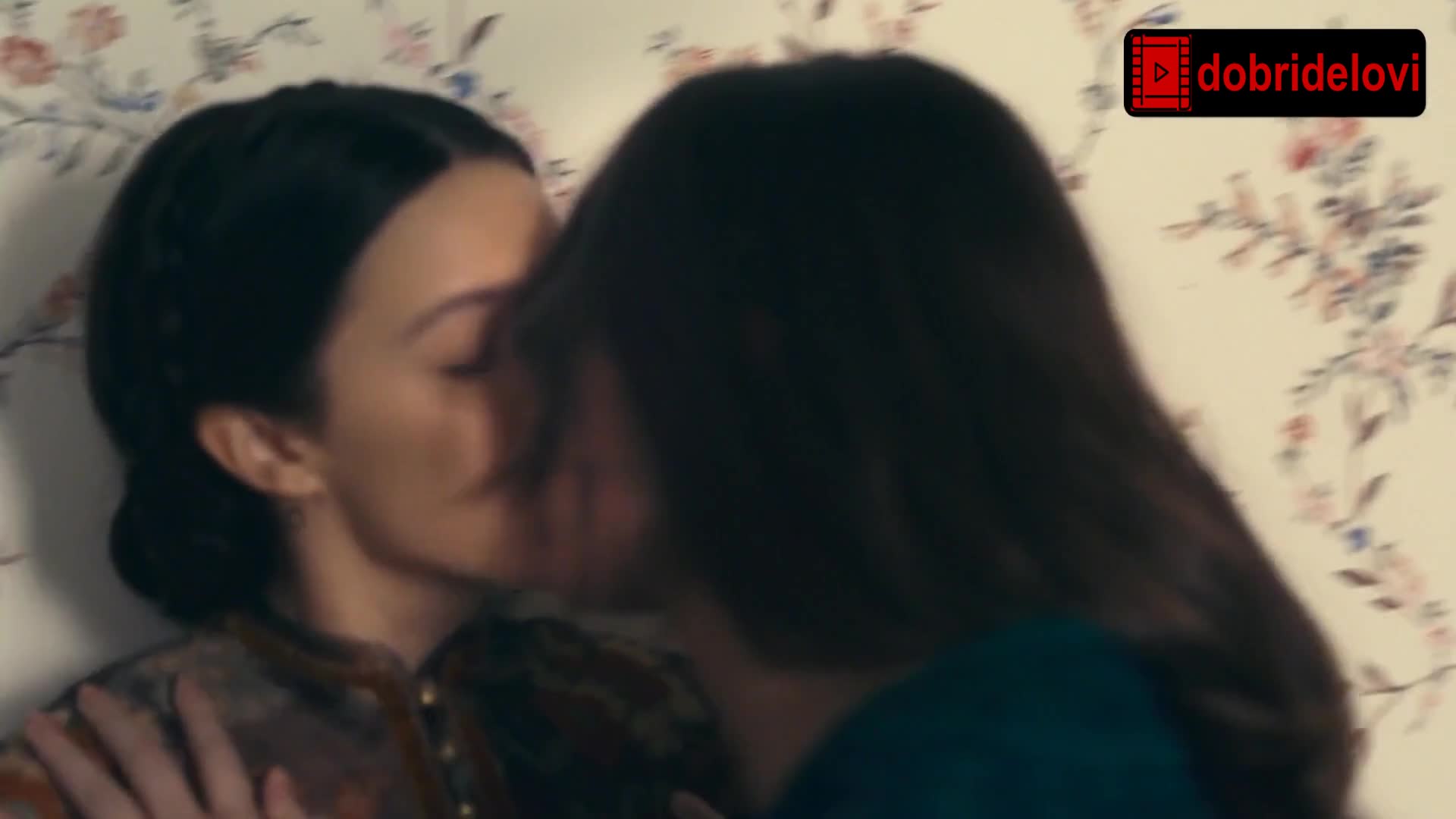 Watch Hailee Steinfeld, and Ella Hunt lesbian scene from Dickinson video