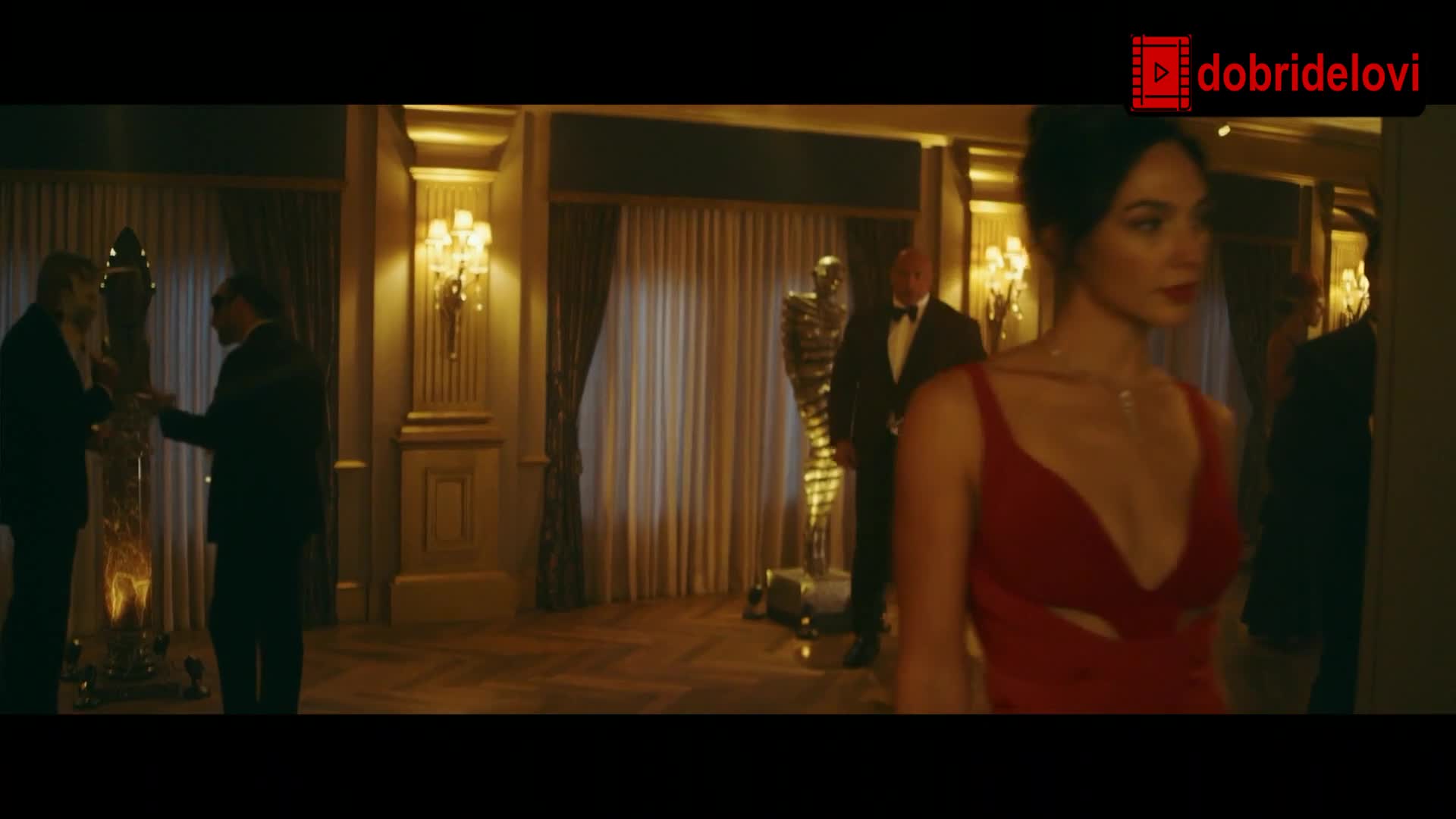 Watch Gal Gadot sexy scene from Red Notice video